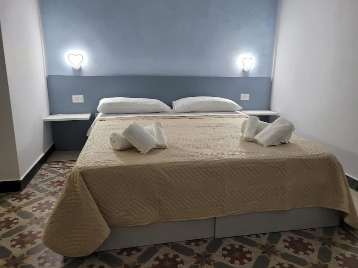 B&B Leon Messina 0*,  Italia